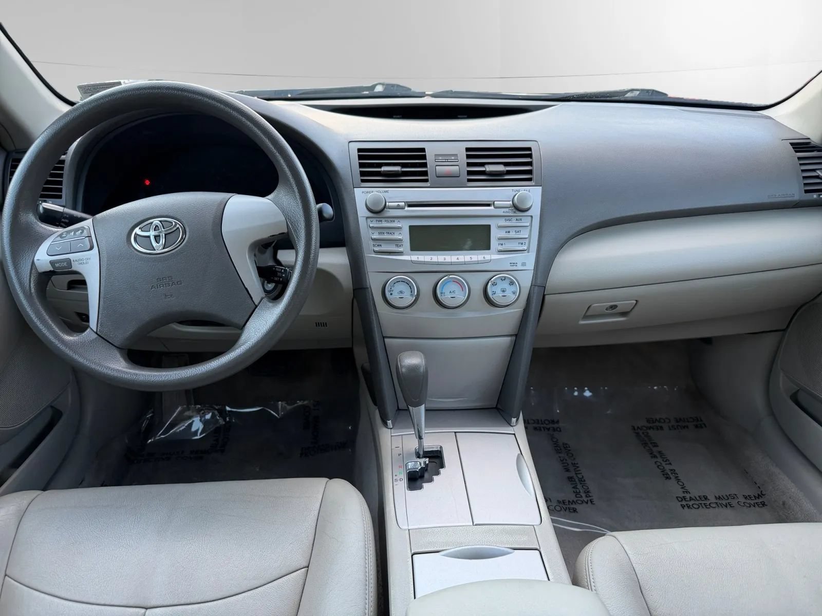 Used 2010 Toyota Camry LE FWD image 11