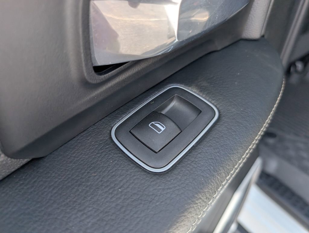 Used 2024 RAM 3500 Laramie w/ Towing Technology Group image 13