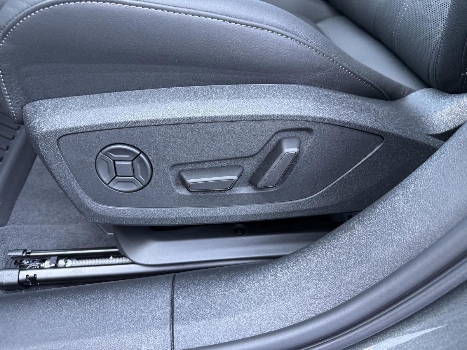 New 2026 Audi A6 Premium Plus AWD/4WD image 10