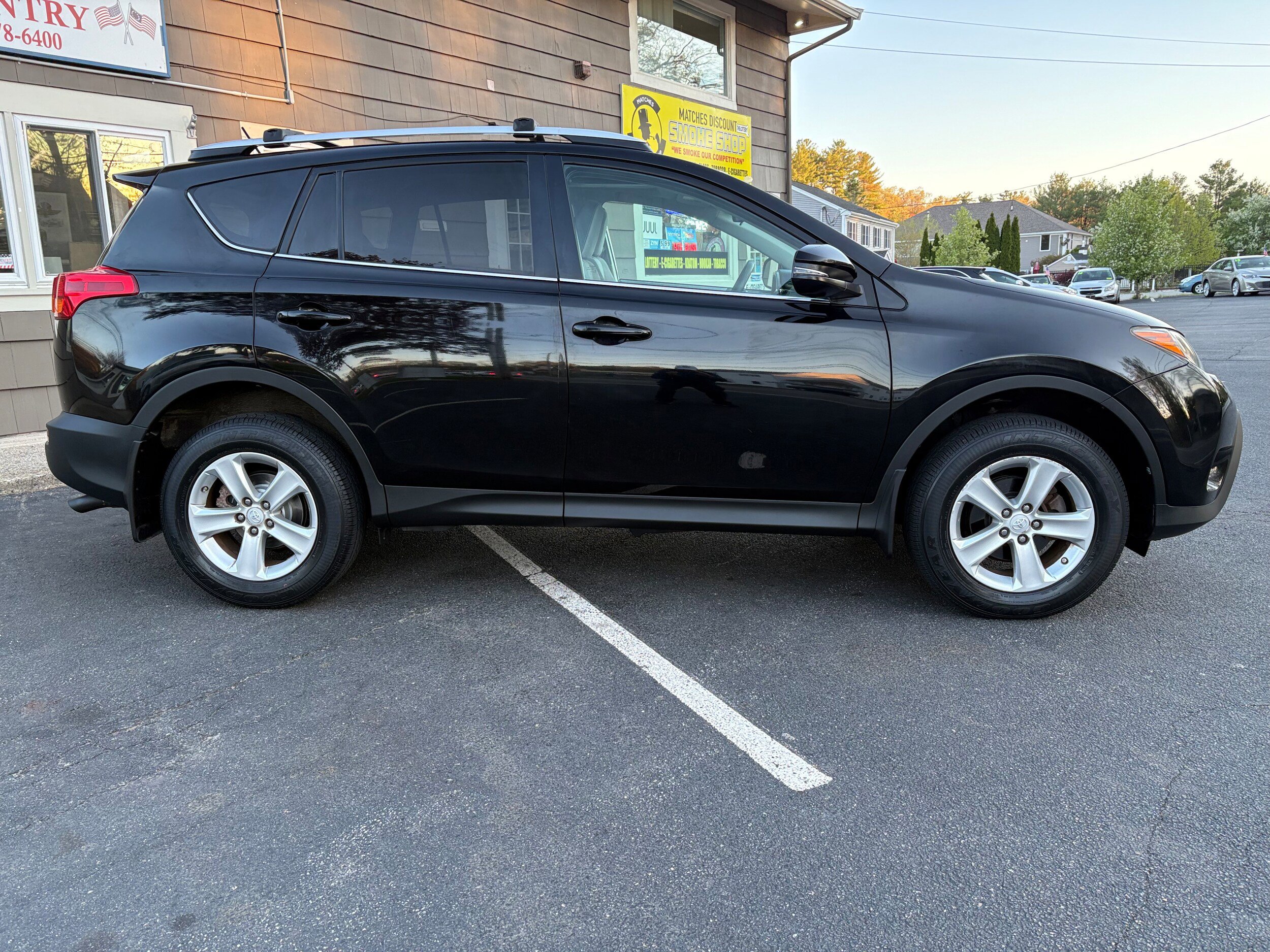 Used 2013 Toyota RAV4 XLE AWD/4WD image 4