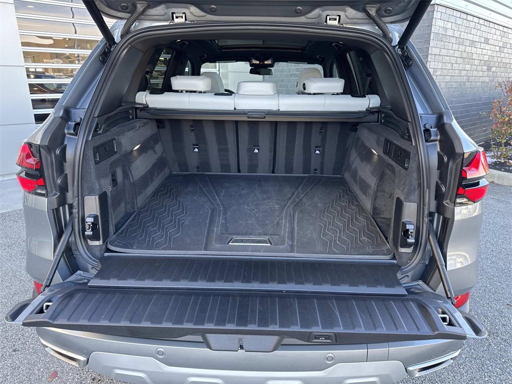 Used 2025 BMW X5 xDrive40i w/ Parking Assistance Package image 6