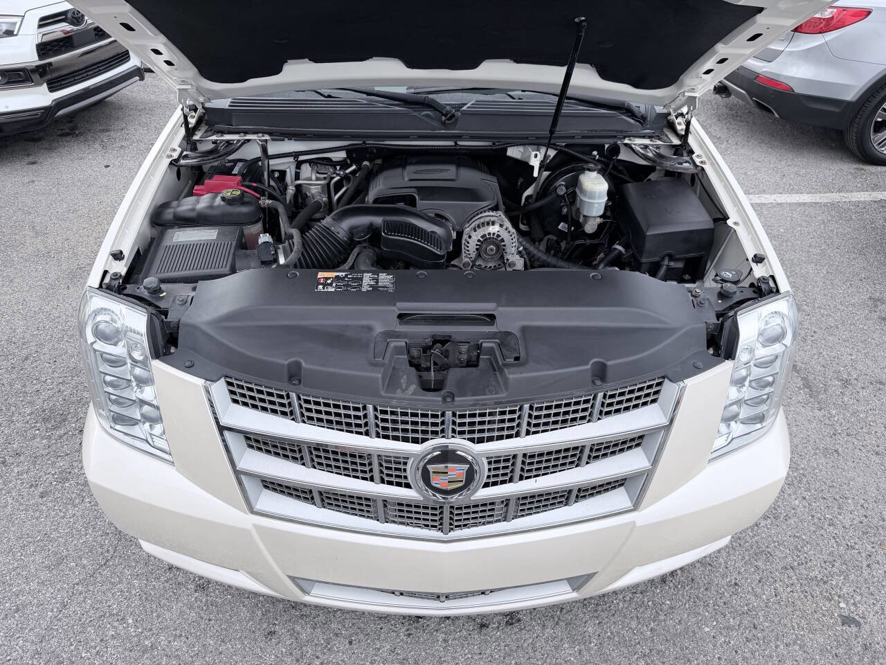 Used 2013 Cadillac Escalade ESV Platinum RWD image 10