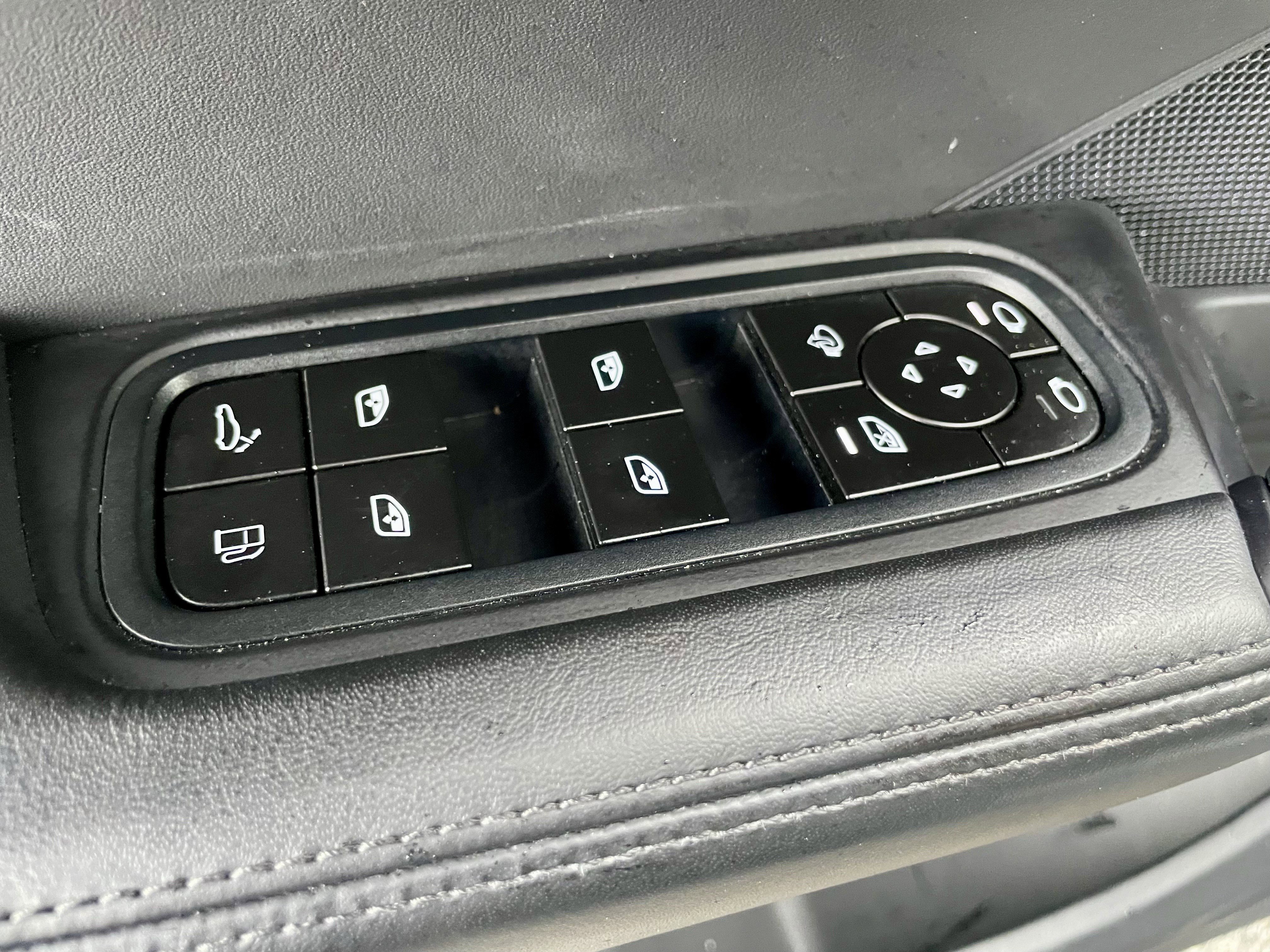 Used 2024 Porsche Cayenne Turbo image 11