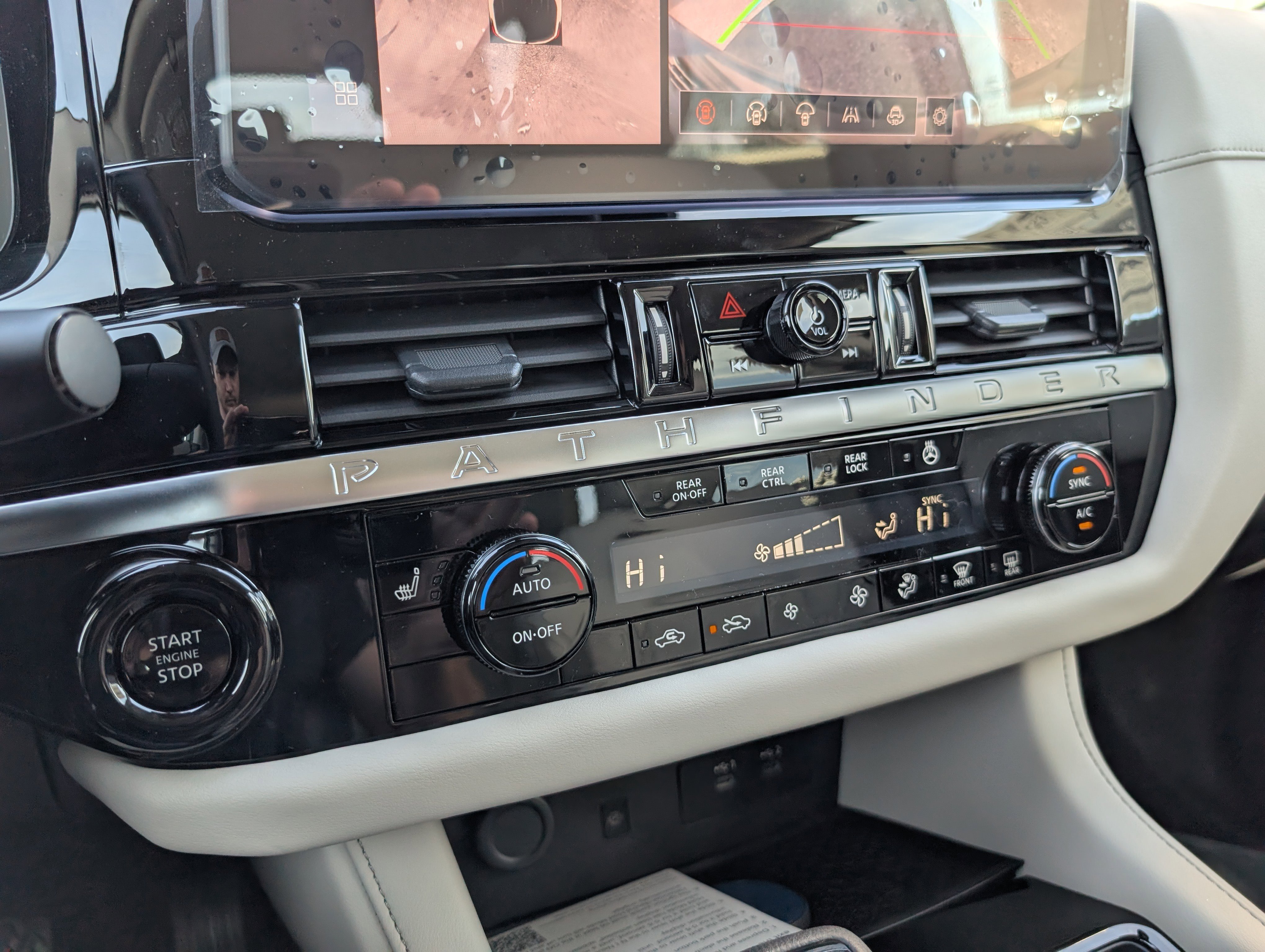 New 2026 Nissan Pathfinder SL FWD image 16