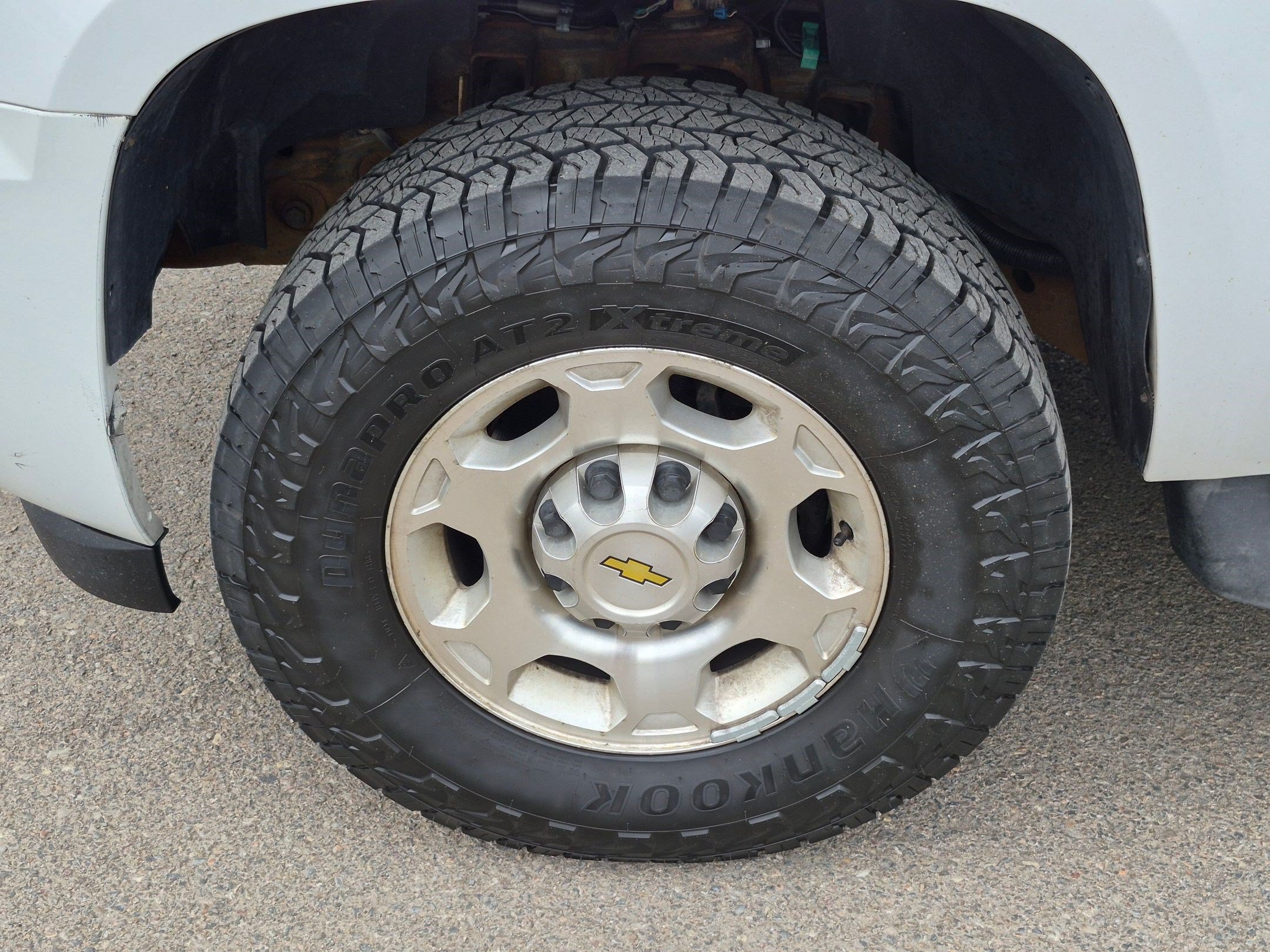 Used 2009 Chevrolet Suburban 2500 LS w/ Skid Plate Package AWD/4WD image 11