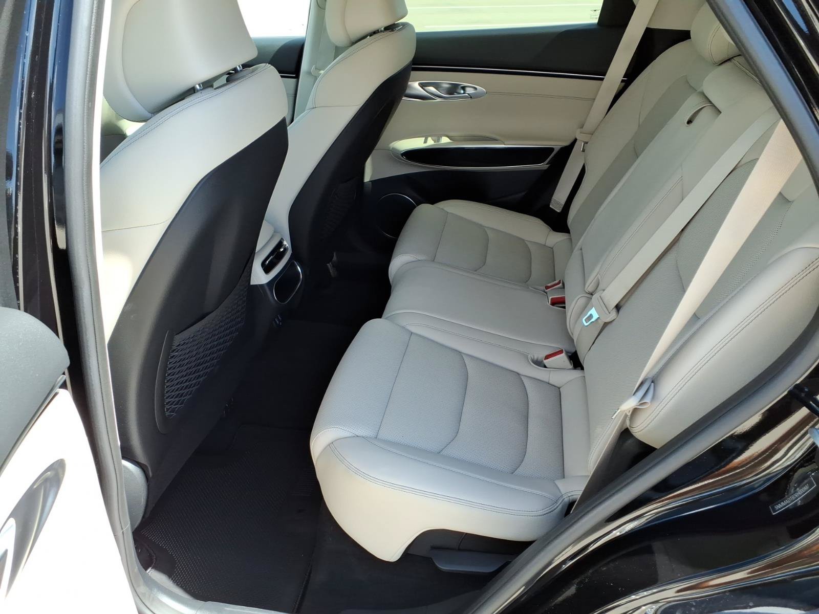 Used 2024 Genesis GV70 2.5T AWD/4WD image 17