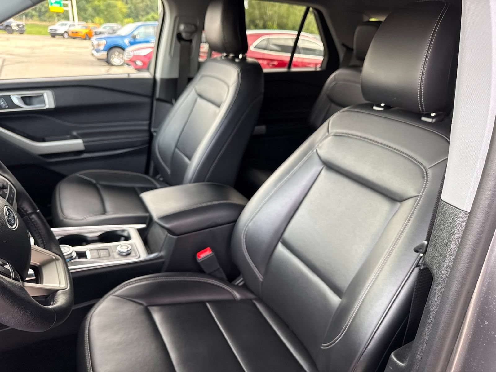 Certified 2024 Ford Explorer XLT w/ Equipment Group 202A AWD/4WD image 24
