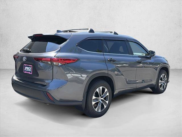 Used 2023 Toyota Highlander XLE FWD image 5