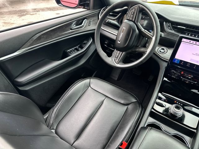 Used 2025 Jeep Grand Cherokee Limited image 20