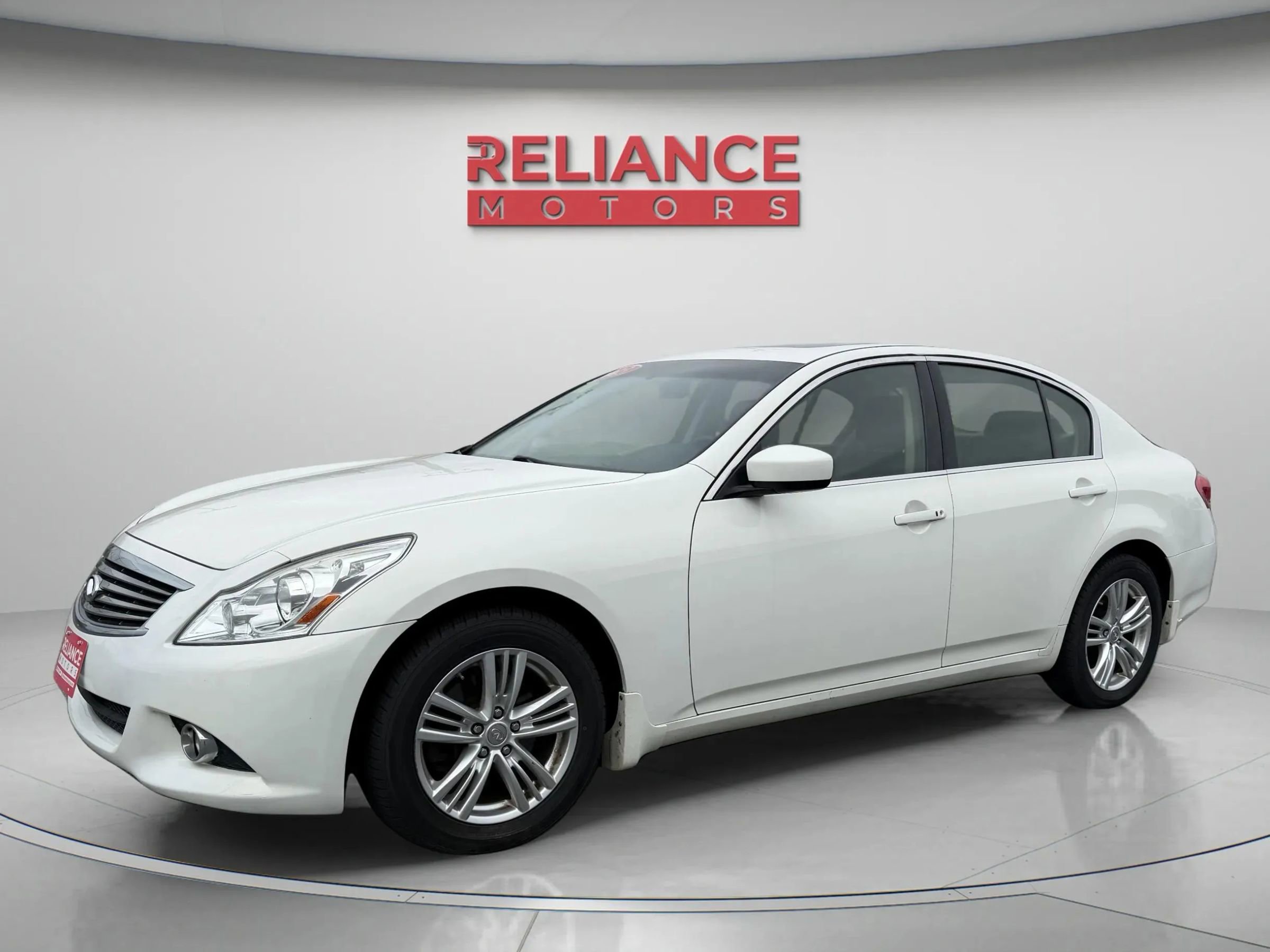 Used 2013 INFINITI G37 x Sedan w/ Premium Pkg image 2