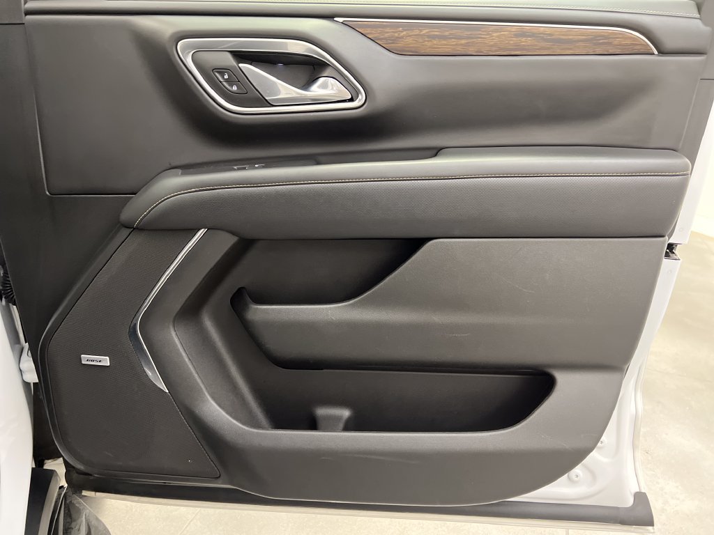 Used 2024 Chevrolet Tahoe Premier AWD/4WD image 38