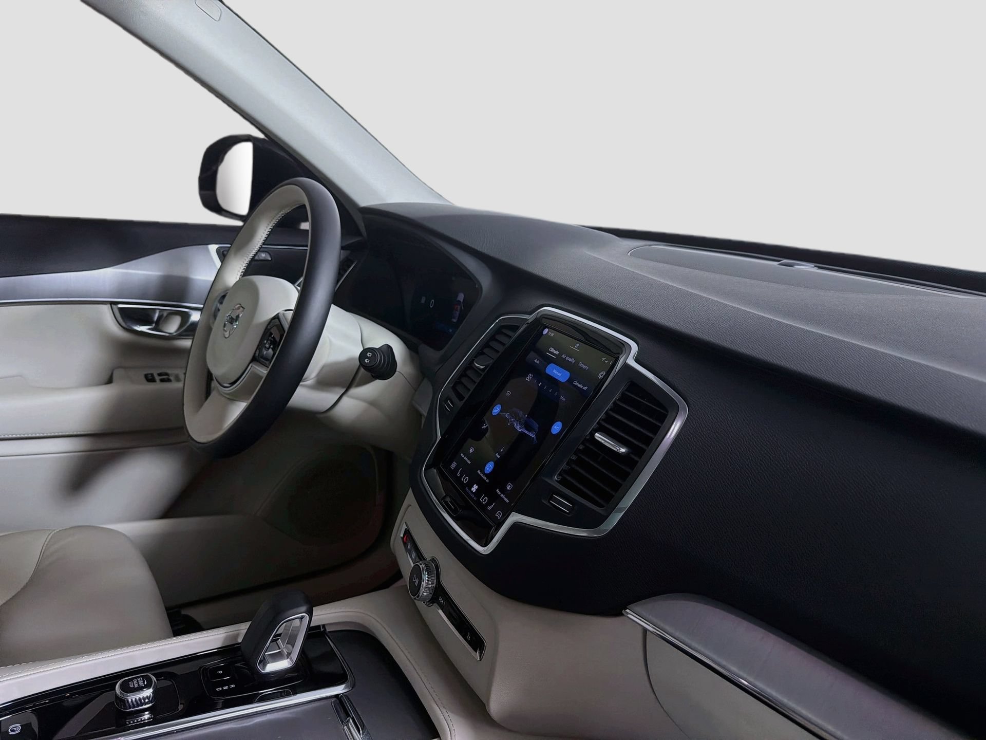 Certified 2025 Volvo XC90 B5 Core w/ Protection Package Premier AWD/4WD image 31