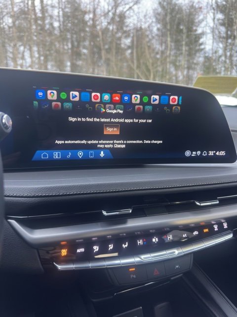 Used 2025 Cadillac XT4 Premium Luxury image 12