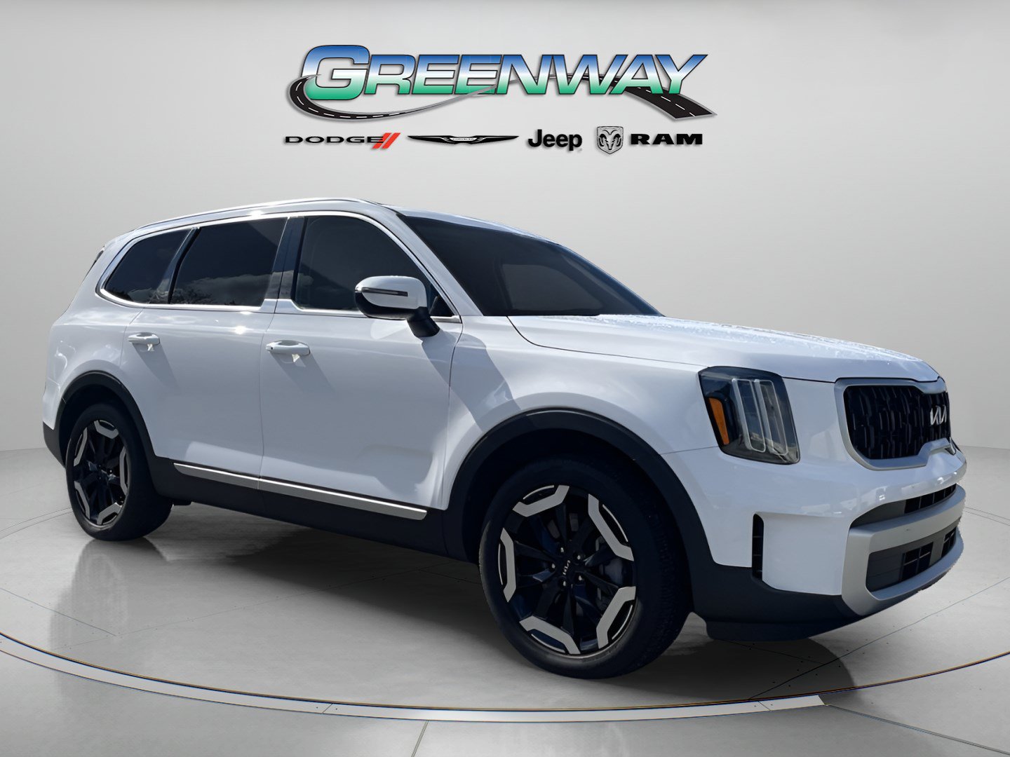 Used 2024 Kia Telluride EX w/ EX Captain's Chair Package