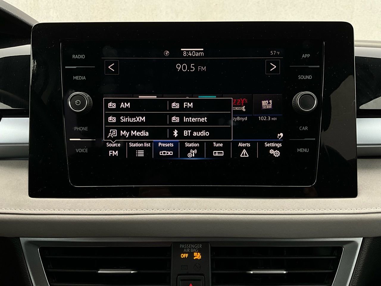 Used 2025 Volkswagen Taos SE image 32