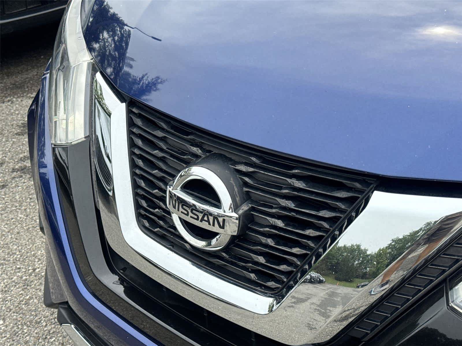 Used 2017 Nissan Rogue S AWD/4WD image 7