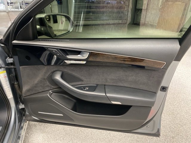 Used 2012 Audi A8 L 4.2 image 36