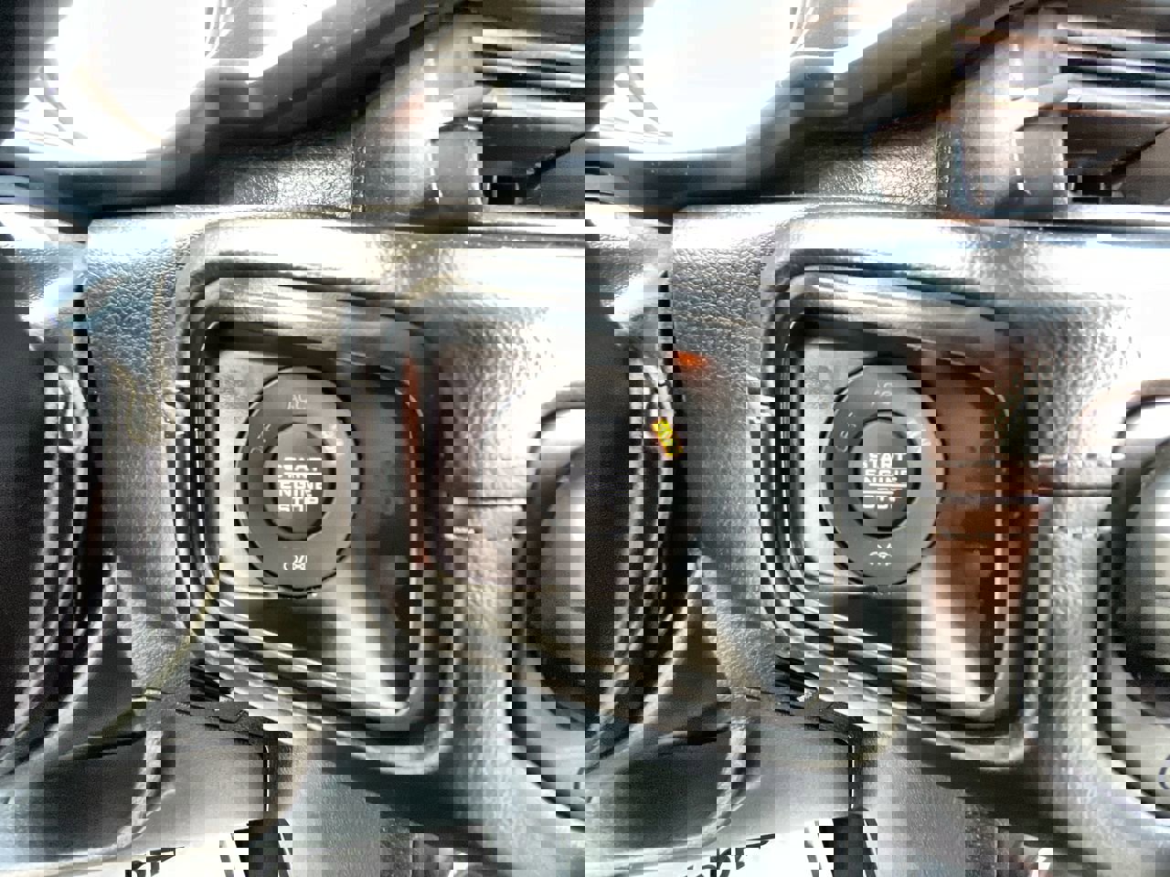 Used 2025 Jeep Wrangler Unlimited Rubicon image 16