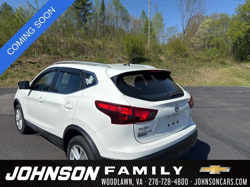 Used 2017 Nissan Rogue Sport SV w/ SV Premium Package AWD/4WD image 5