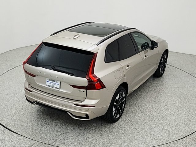 Certified 2026 Volvo XC60 B5 Plus AWD/4WD image 35
