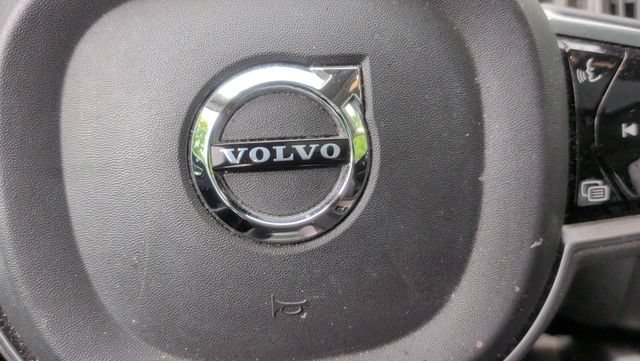 Used 2024 Volvo XC60 B5 Plus AWD/4WD image 17
