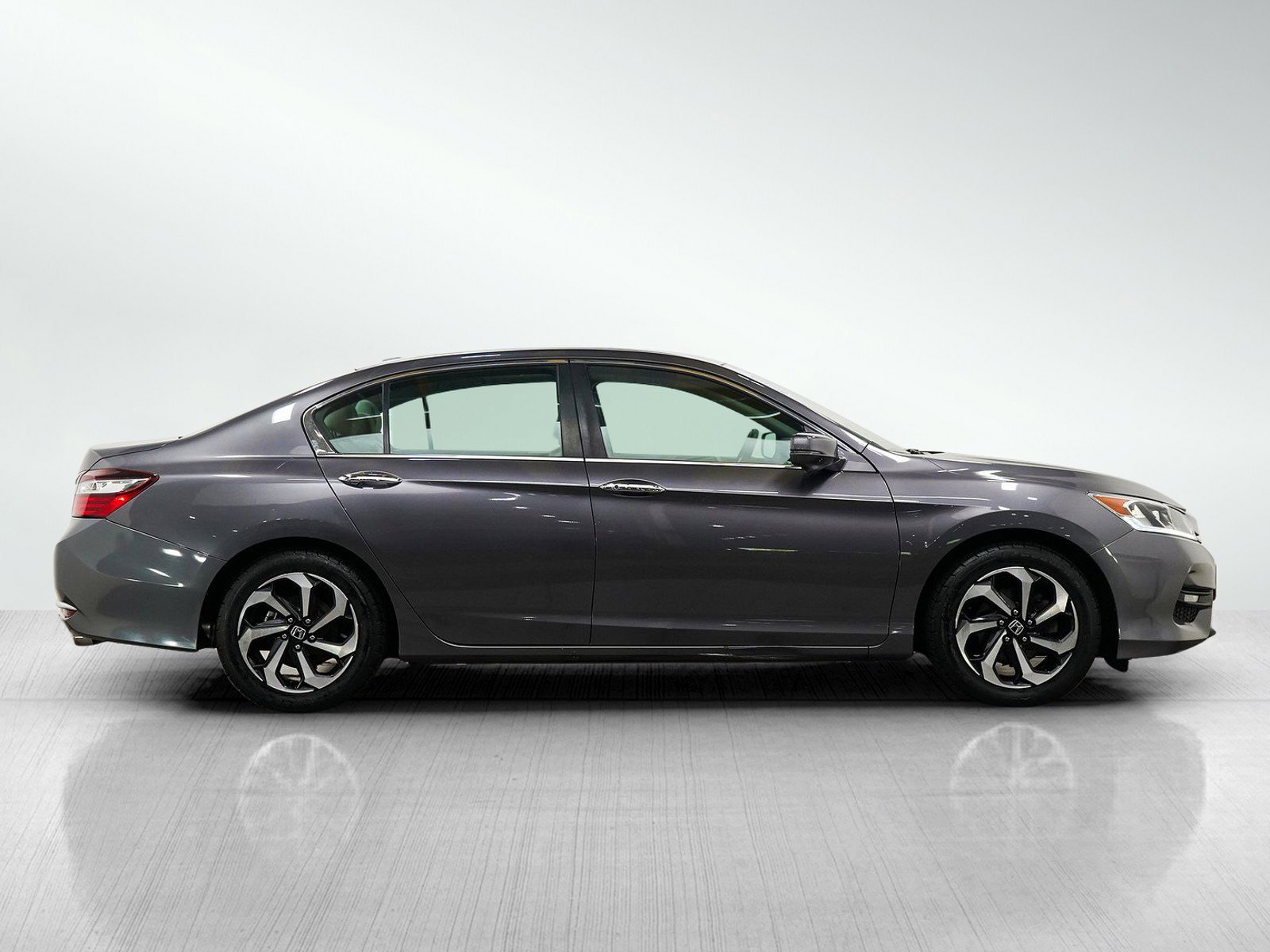 Used 2016 Honda Accord EX image 6