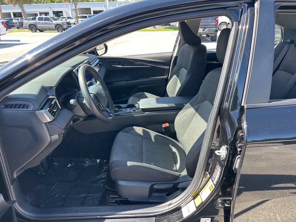 Used 2025 Toyota Camry LE FWD image 16
