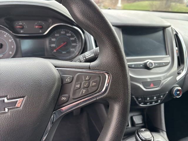 Used 2017 Chevrolet Cruze LT w/ RS Package image 18