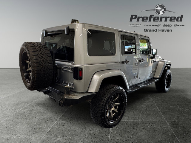 Used 2015 Jeep Wrangler Unlimited Sahara w/ Dual Top Group AWD/4WD image 19