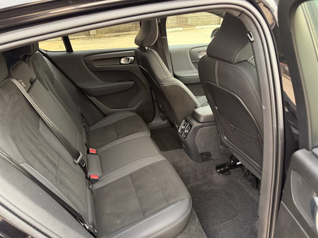 Certified 2023 Volvo C40 P8 Recharge Plus w/ Protection Package Premier AWD/4WD image 25