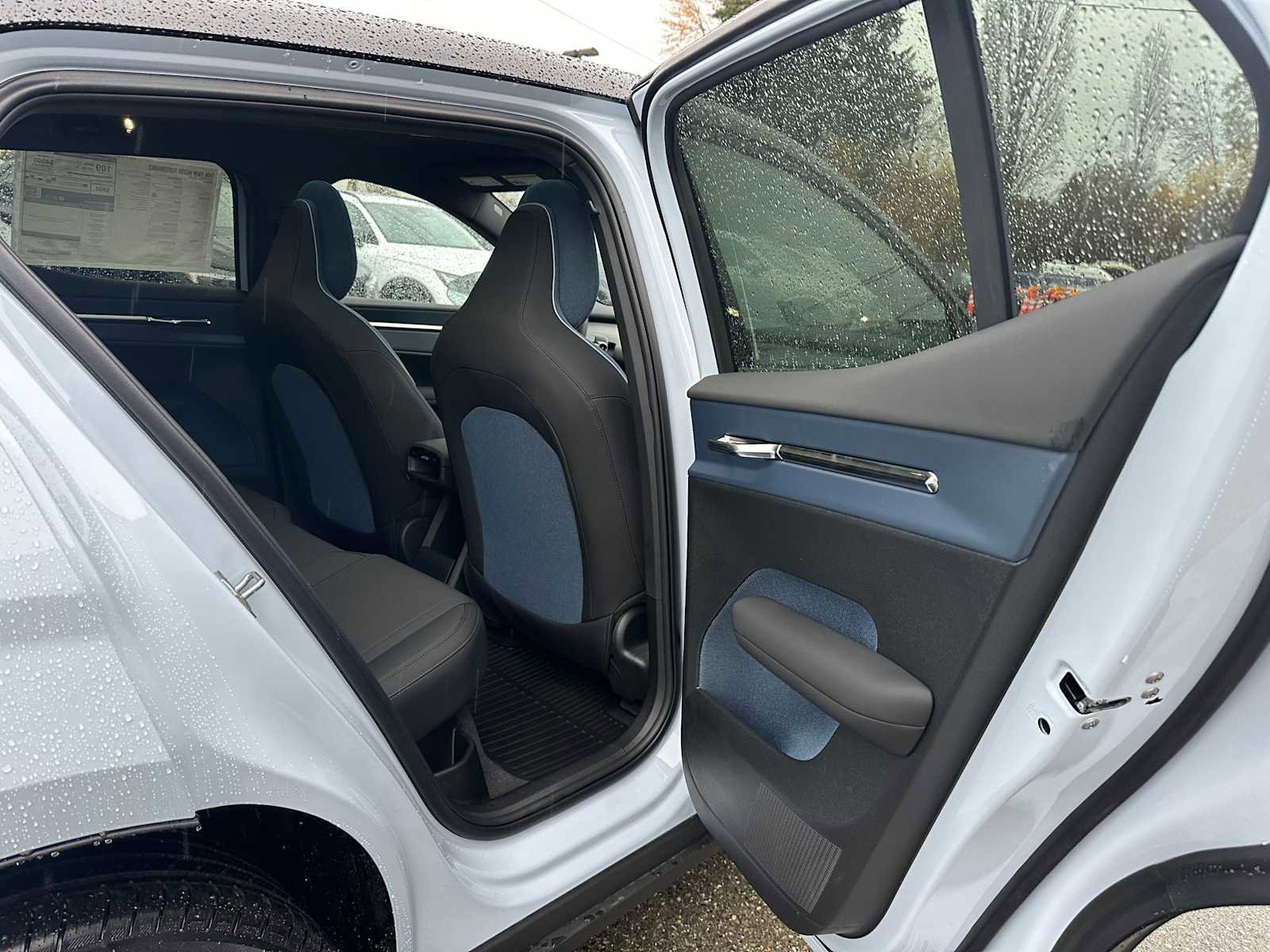 New 2026 Volvo EX30 Plus w/ Protection Package Premier AWD/4WD image 13