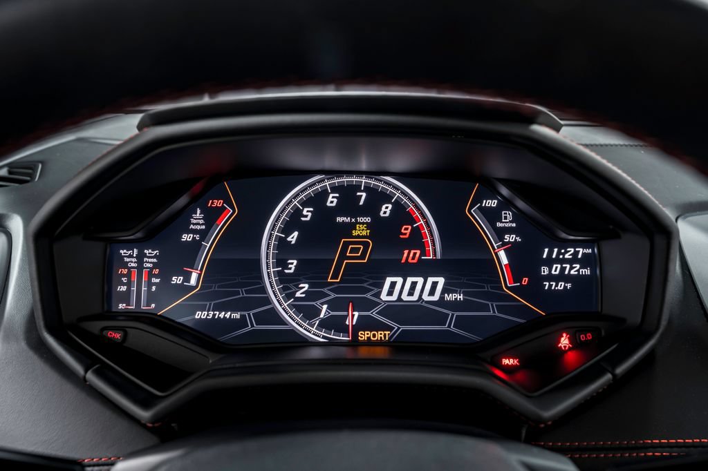 Used 2021 Lamborghini Huracan EVO RWD image 16
