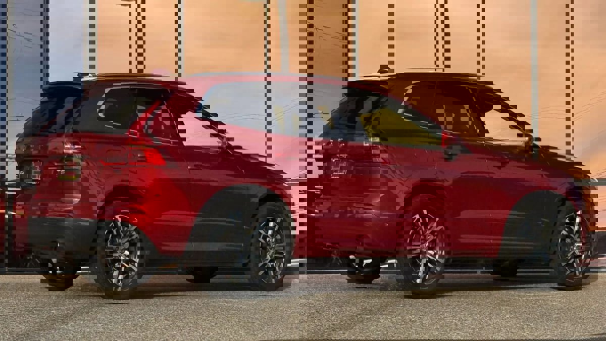 Used 2019 Volvo XC60 T5 Momentum w/ Advanced Package image 14