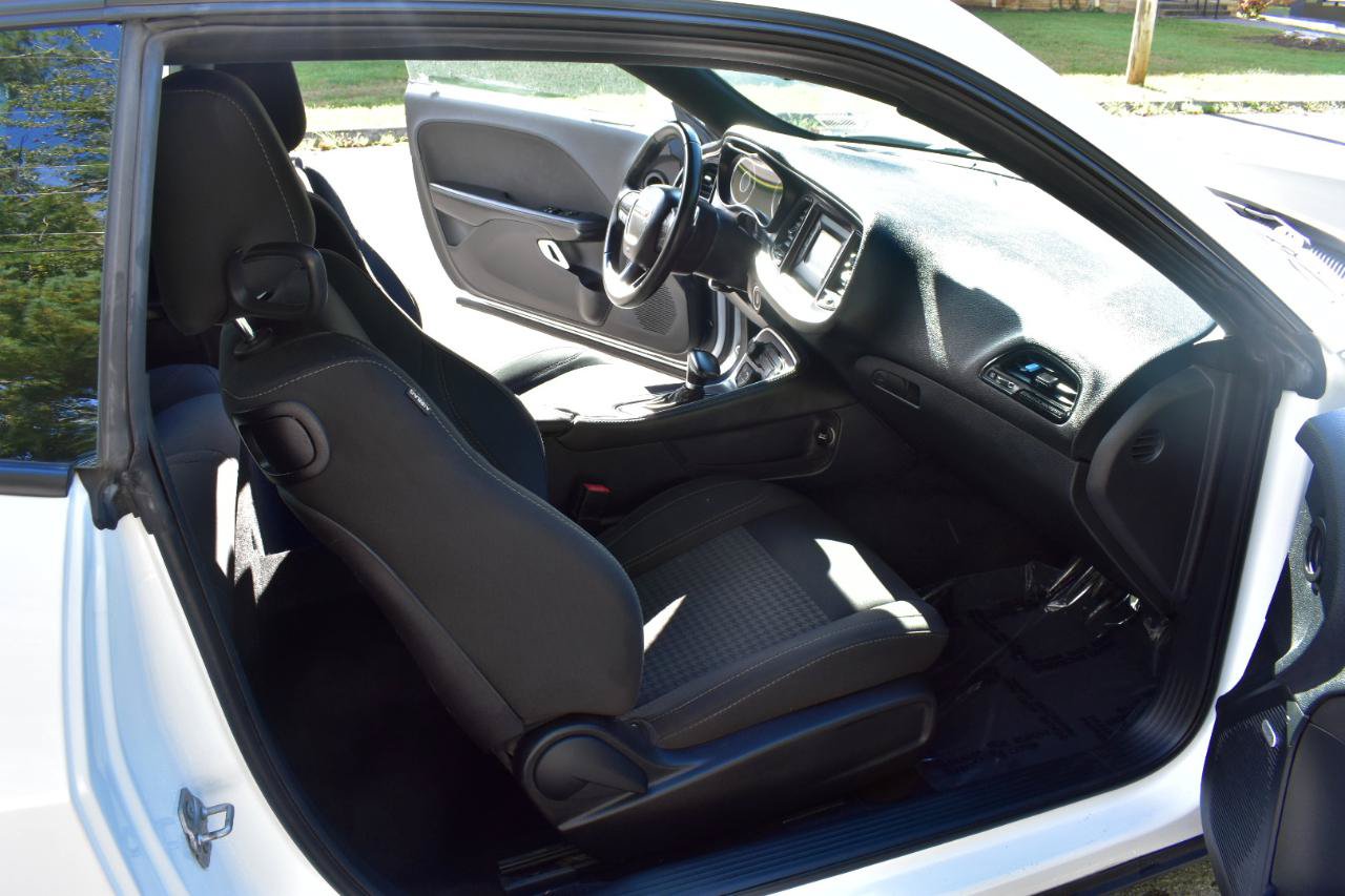 Used 2015 Dodge Challenger R/T w/ Quick Order Package 28B R/T RWD image 18