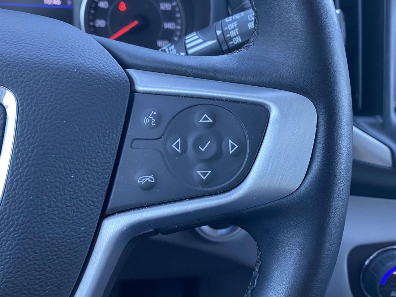 Used 2023 GMC Terrain SLT image 19