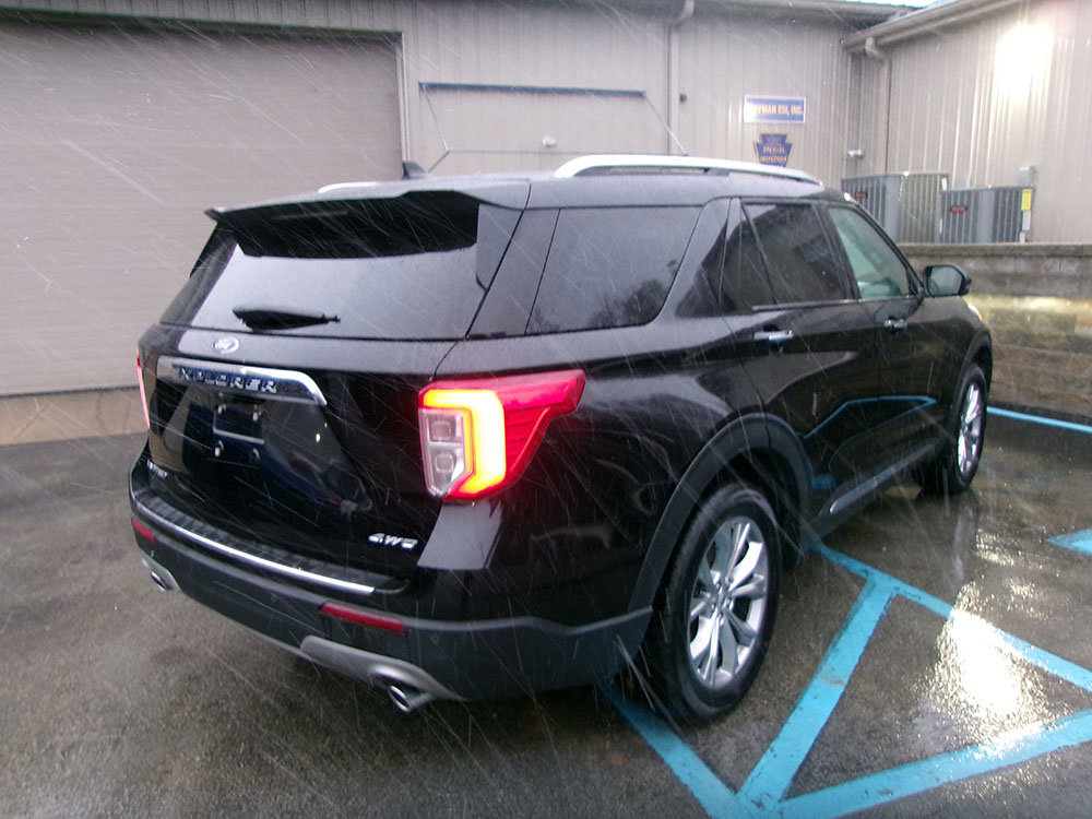 Used 2022 Ford Explorer Limited w/ Equipment Group 301A image 4