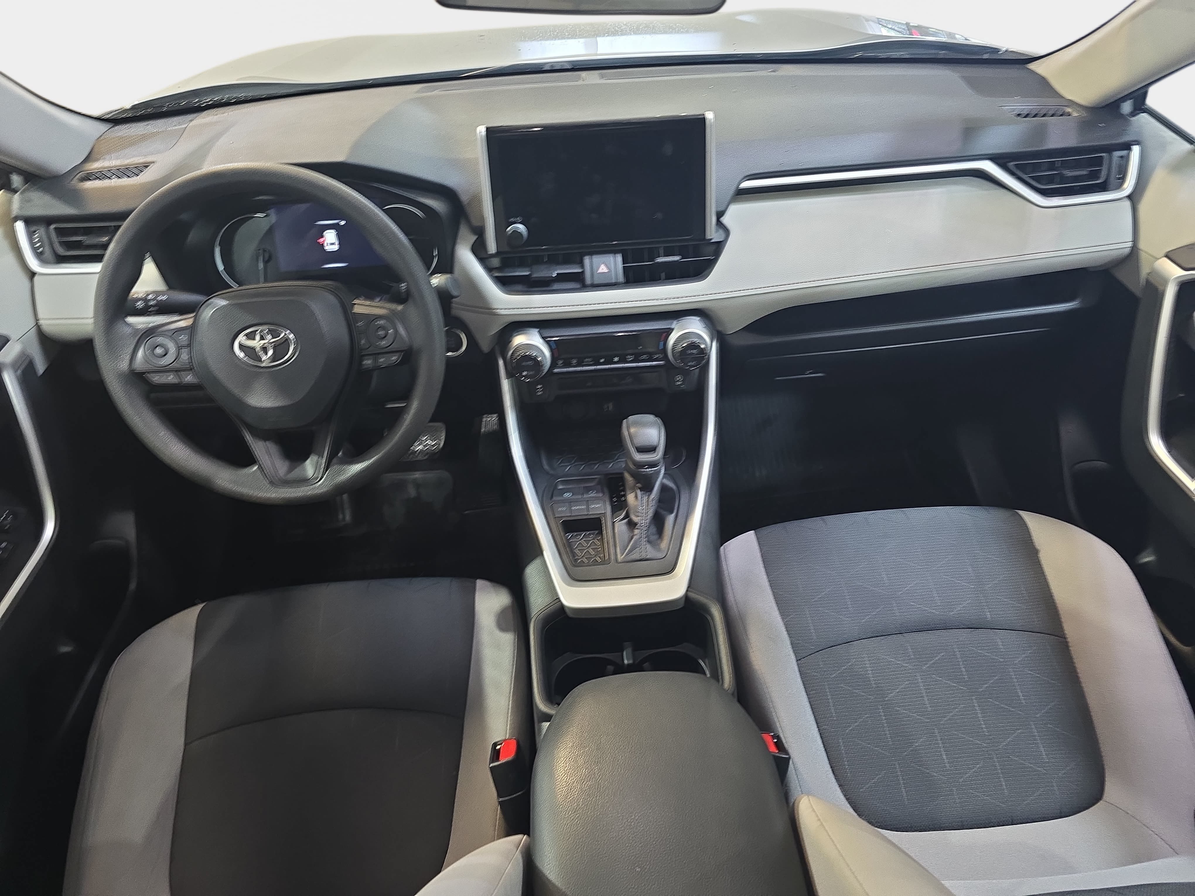 Used 2024 Toyota RAV4 XLE w/ Convenience Package FWD image 10