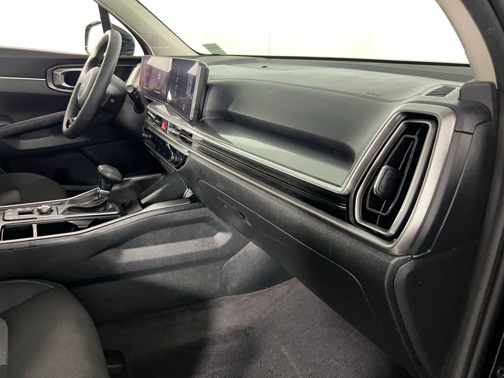 Used 2024 Kia Sorento LX image 30