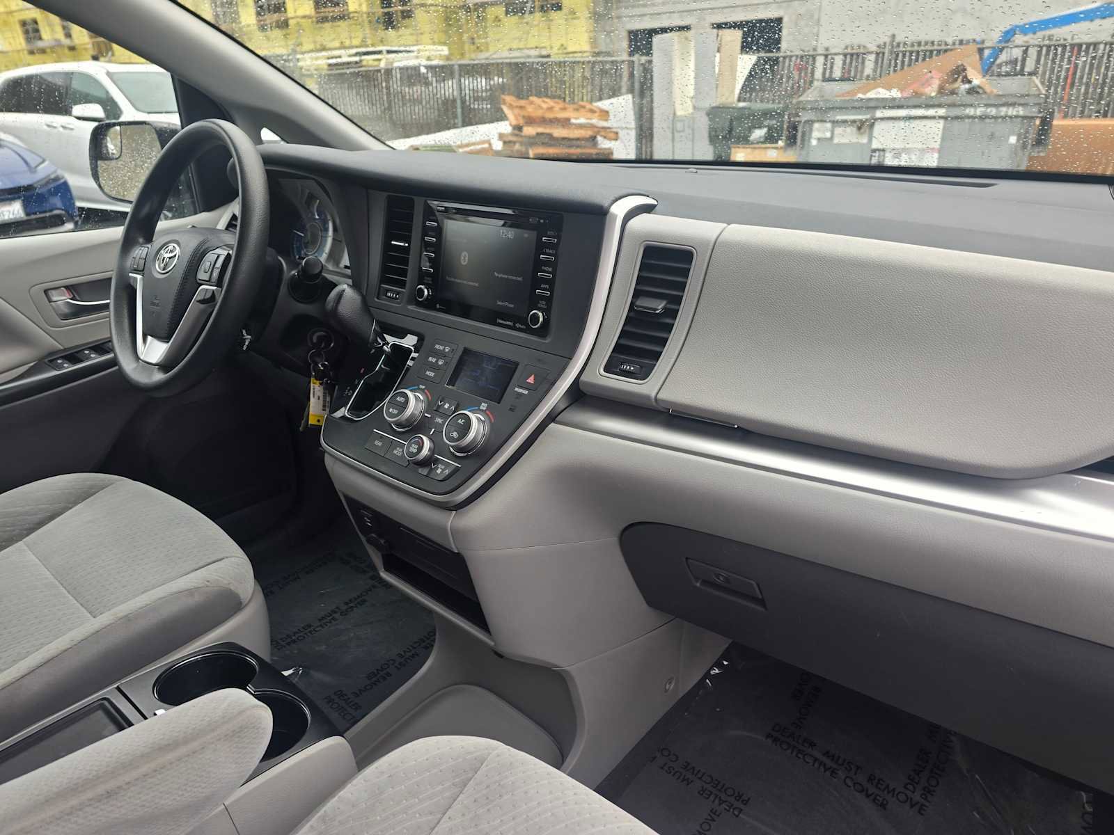 Used 2020 Toyota Sienna LE FWD image 12