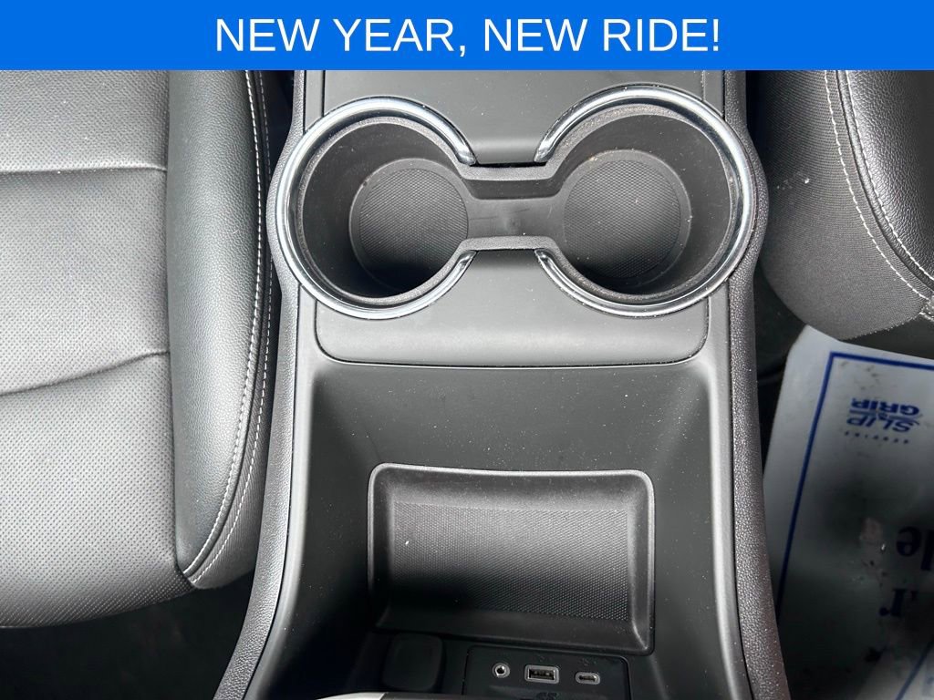 Used 2024 GMC Terrain SLT image 28