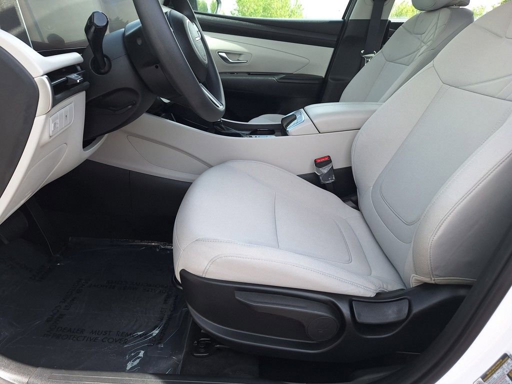 New 2025 Hyundai Tucson SE image 11