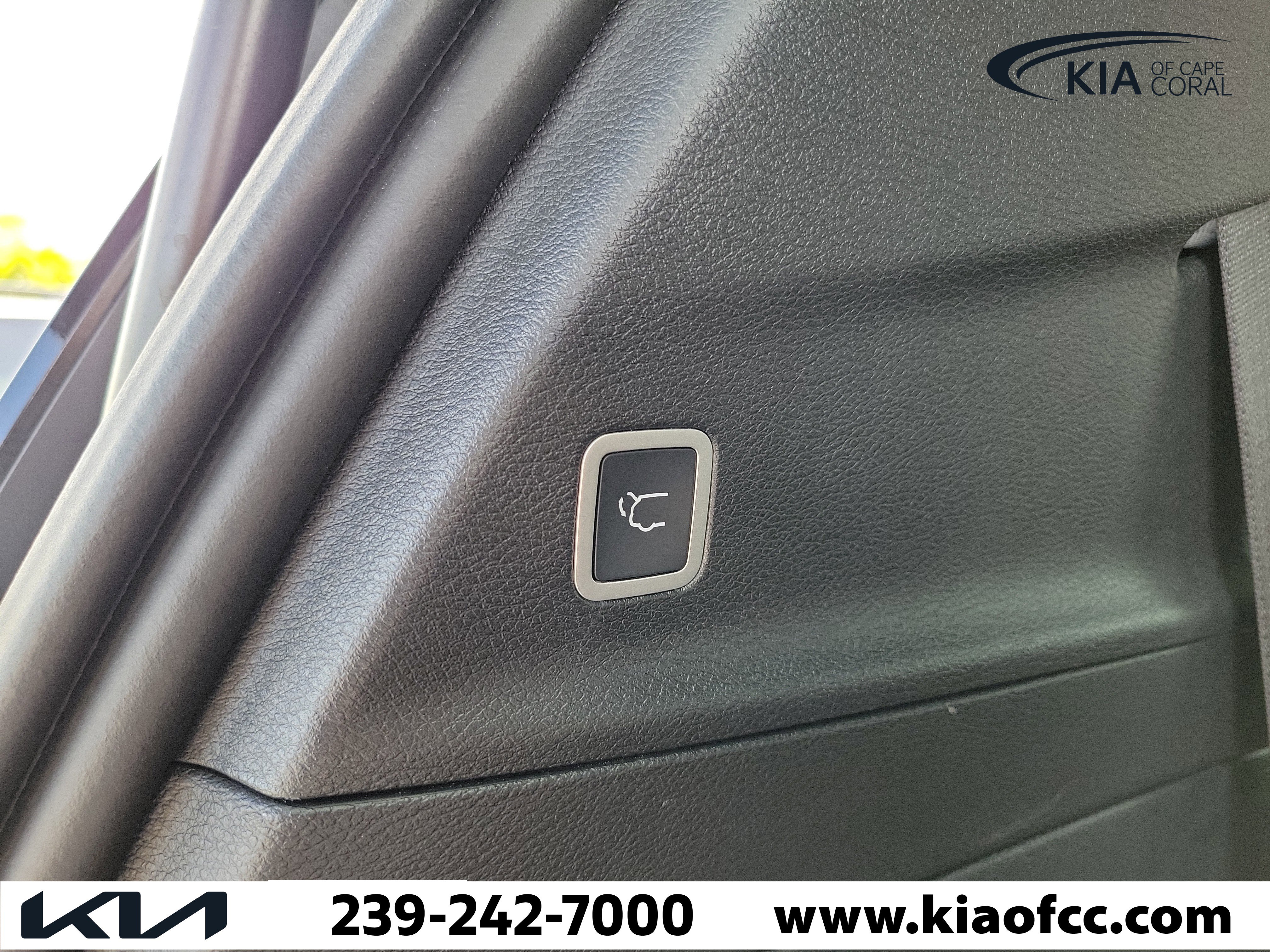 Used 2026 Chrysler Pacifica Limited image 12