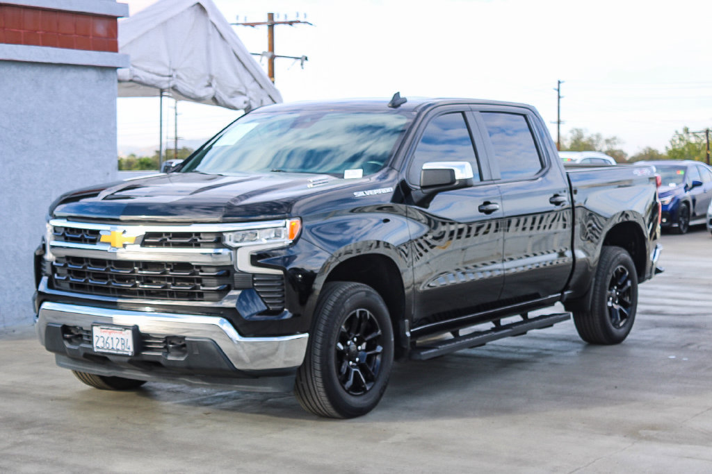 Used 2024 Chevrolet Silverado 1500 LT AWD/4WD image 4