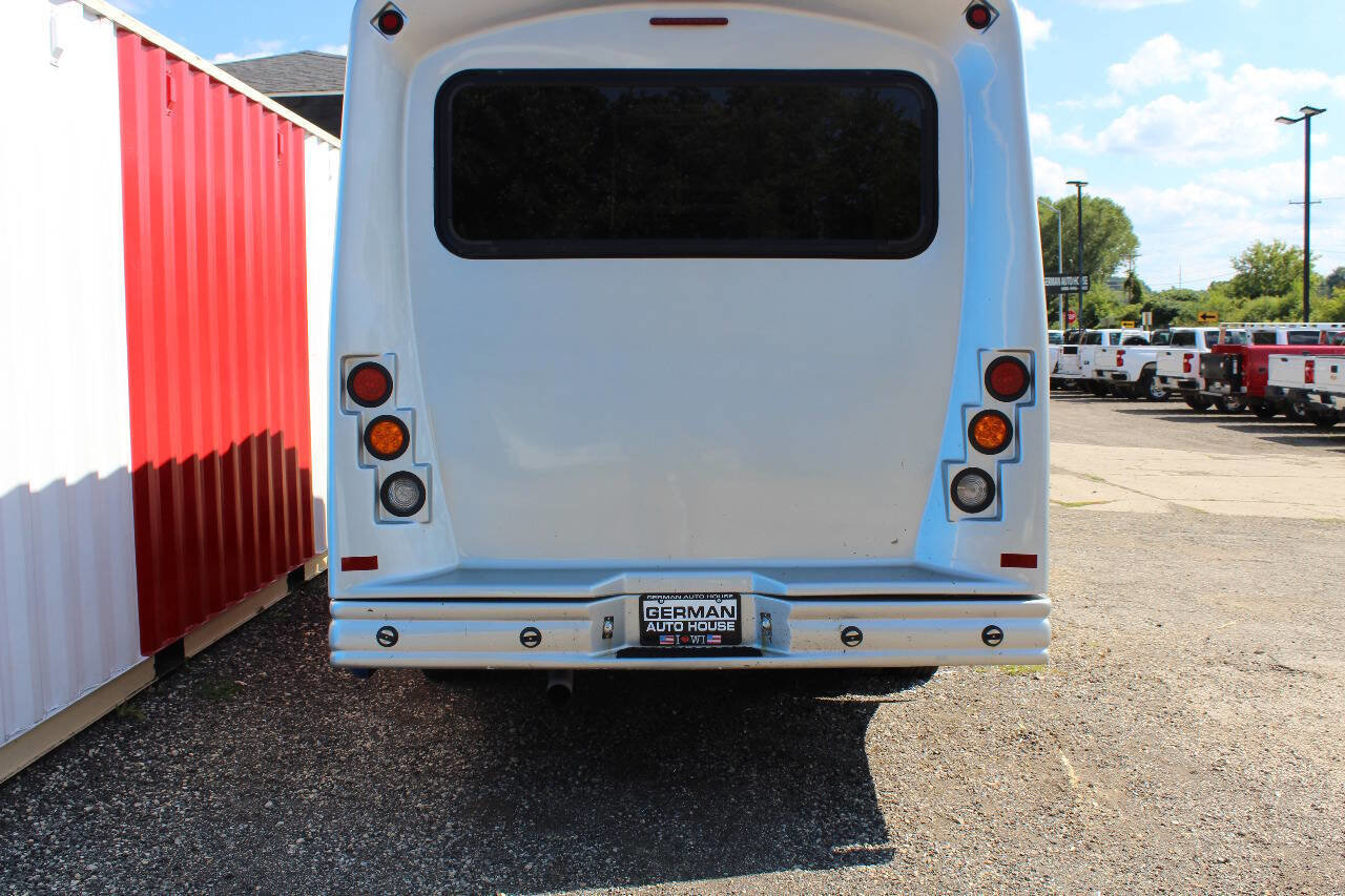 Used 2012 Chevrolet Express 3500 w/ Shuttle Bus Package RWD image 10