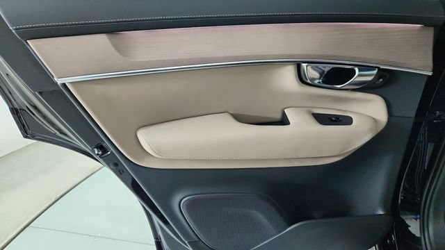 New 2026 Volvo XC90 T8 Plus w/ Protection Package Premier AWD/4WD image 28