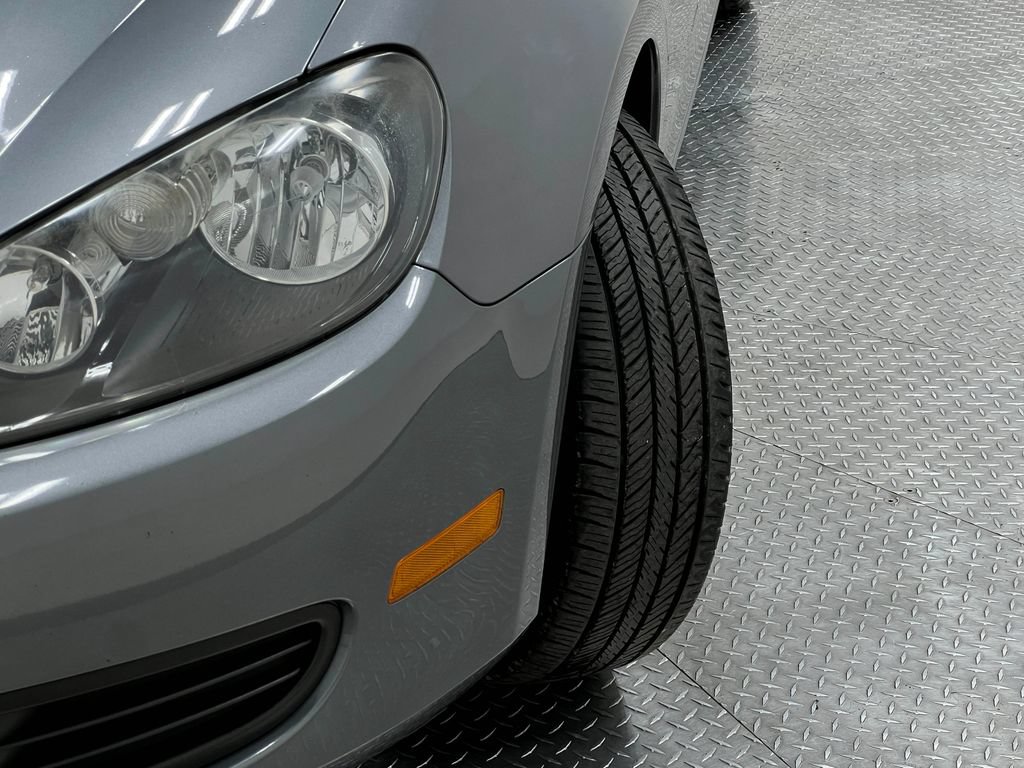 Used 2013 Volkswagen Golf 4-Door FWD image 34