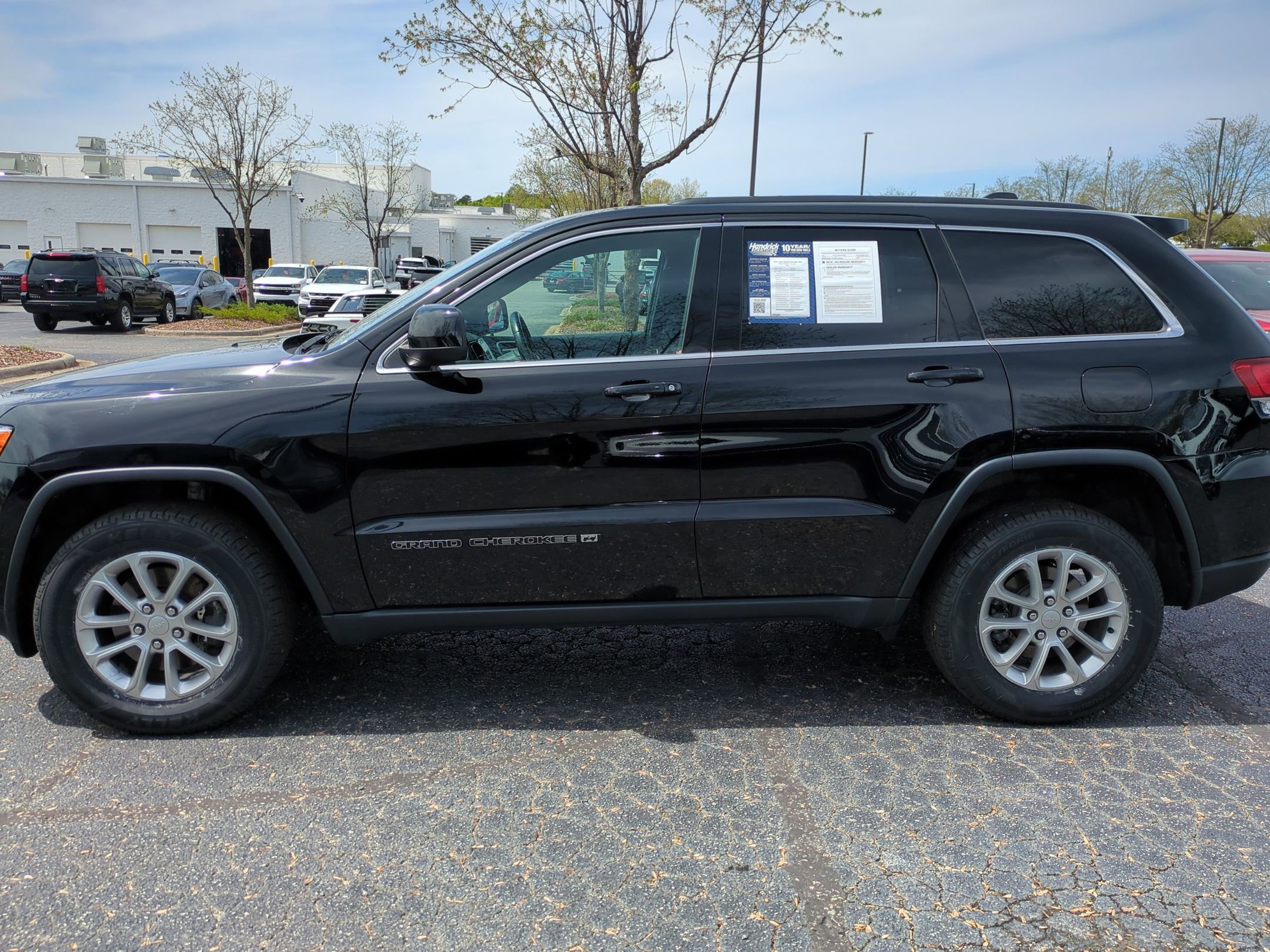 Used 2022 Jeep Grand Cherokee Laredo E image 6