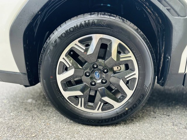 Used 2025 Subaru Forester Premium image 28