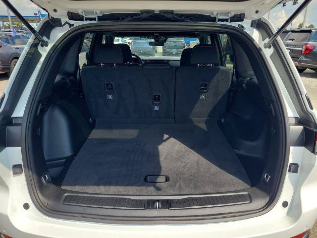 Used 2025 Jeep Grand Cherokee Laredo RWD image 9