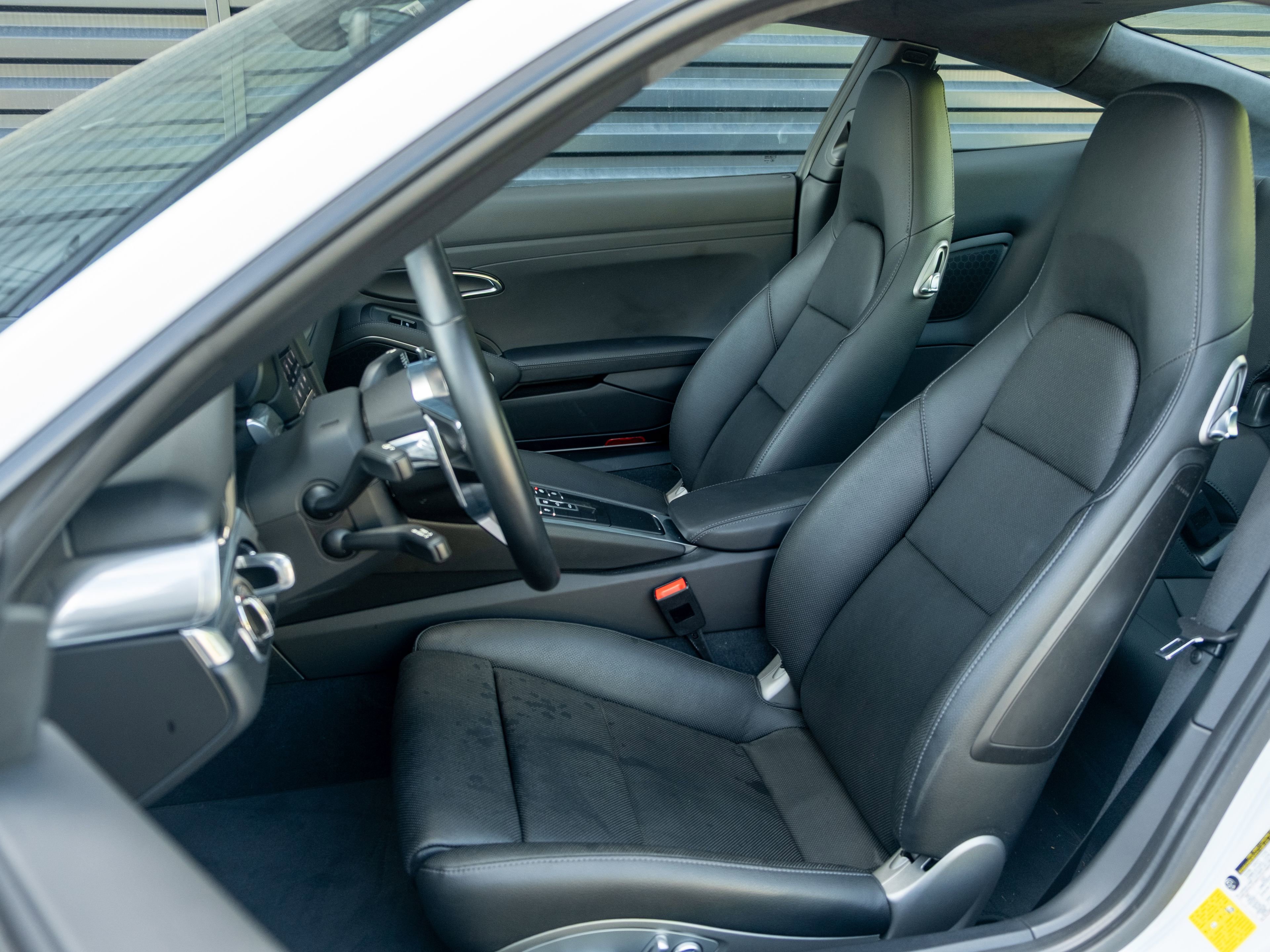 Used 2019 Porsche 911 Carrera 4S AWD/4WD image 5